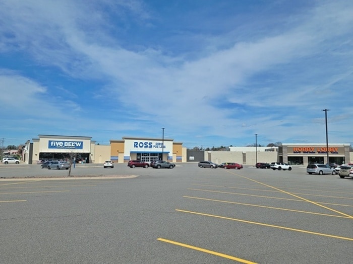503-513 E Ives St, Marshfield, WI for lease Building Photo- Image 1 of 8