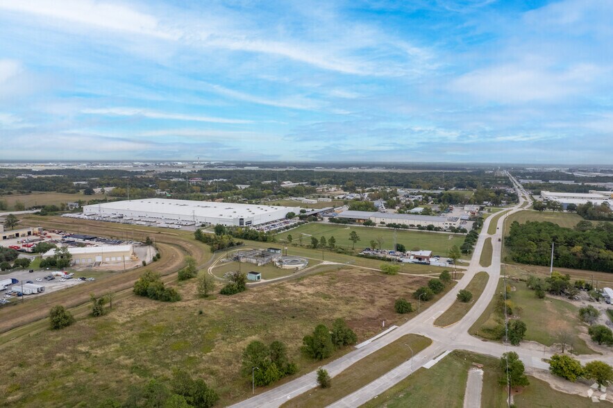 1805 Greens Rd, Houston, TX à louer - Aérien - Image 2 de 4