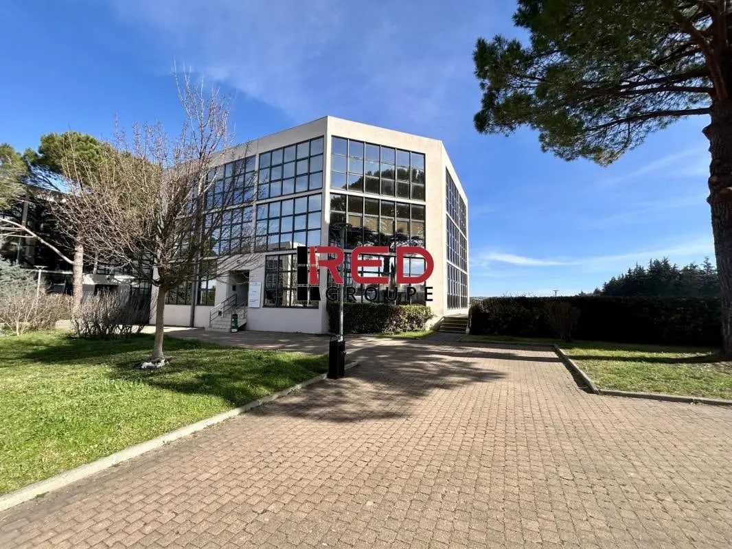 Office in Aix-en-Provence for sale Building Photo- Image 1 of 7