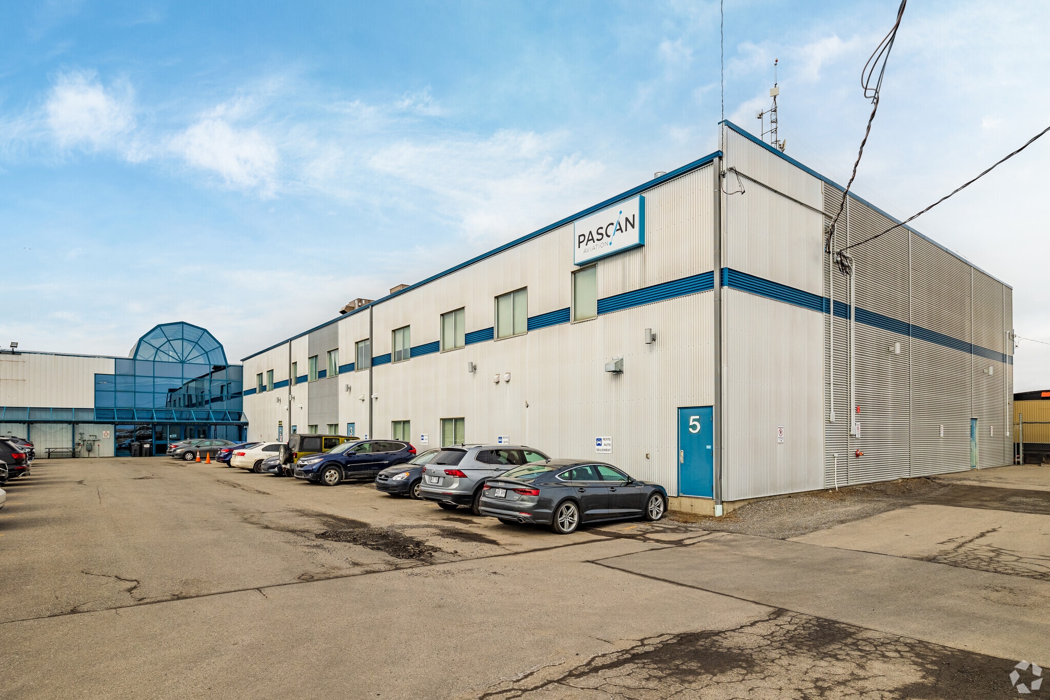 6200 Rte De L'aeroport, Saint-hubert, QC à vendre Photo du bâtiment- Image 1 de 1