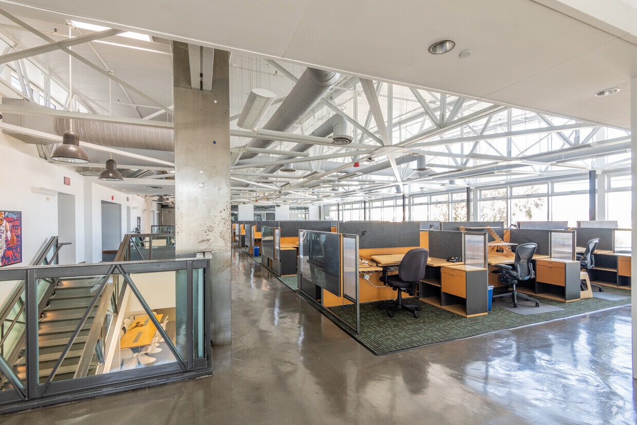 10-20 Liberty Ship Way, Sausalito, CA for lease Primary Photo- Image 1 of 13