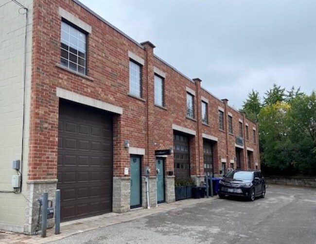 Plus de détails pour 99 Florence St, Toronto, ON - Bureau, Industriel à louer