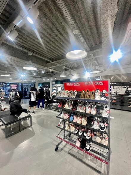 124 Boulevard De La Chapelle, Paris for lease - Interior Photo - Image 3 of 14