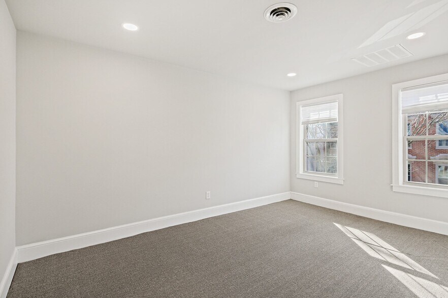 229 E Main St, Westminster, MD à louer - Photo du bâtiment - Image 3 de 25