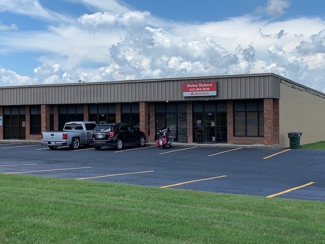101 Mooreland Dr, Springfield, TN for lease - Primary Photo - Image 1 of 6