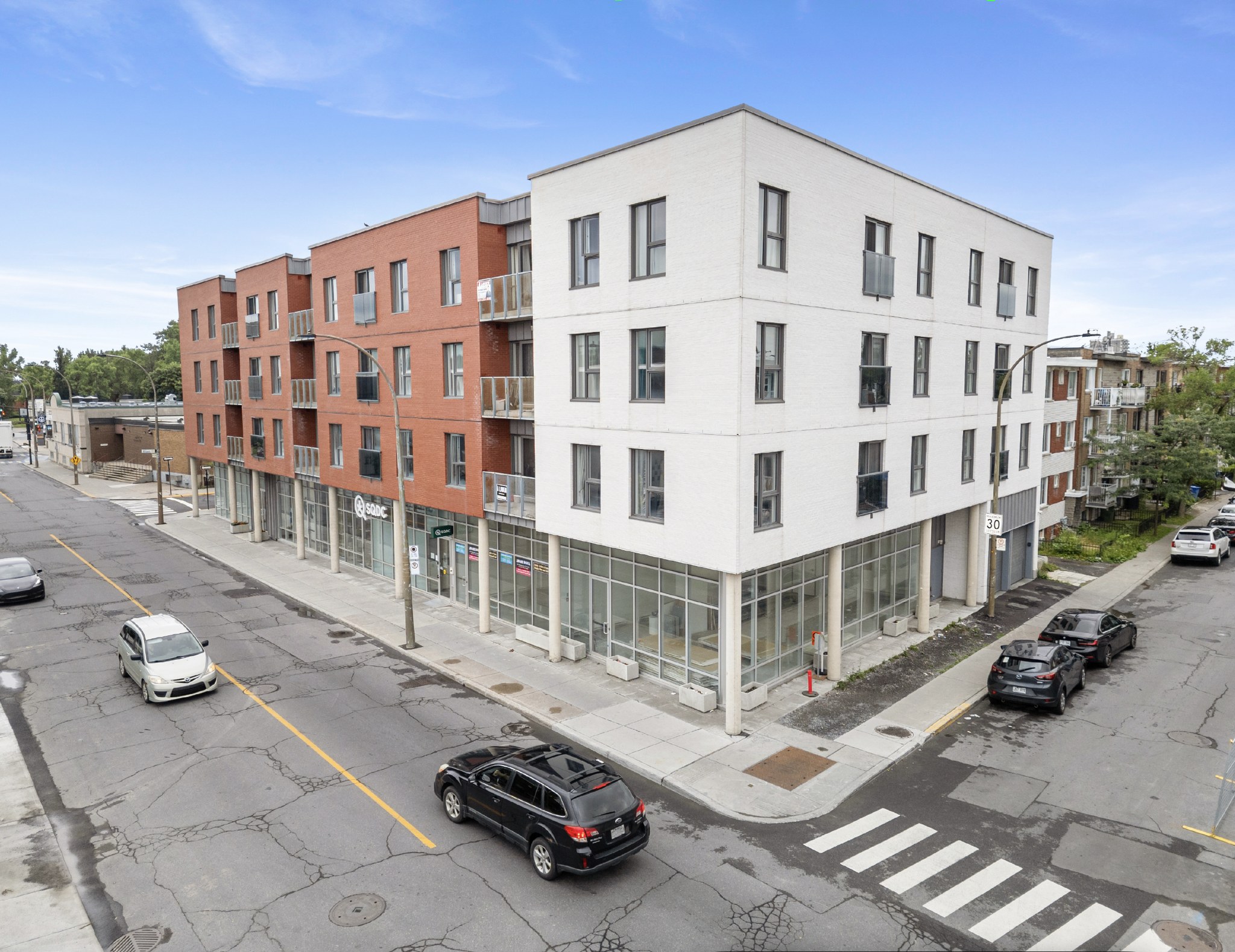 891-929 Av Beaumont, Montréal, QC for lease Building Photo- Image 1 of 11