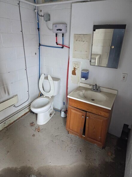 445 Grantham St, Tarentum, PA à louer - Photo du bâtiment - Image 3 de 10