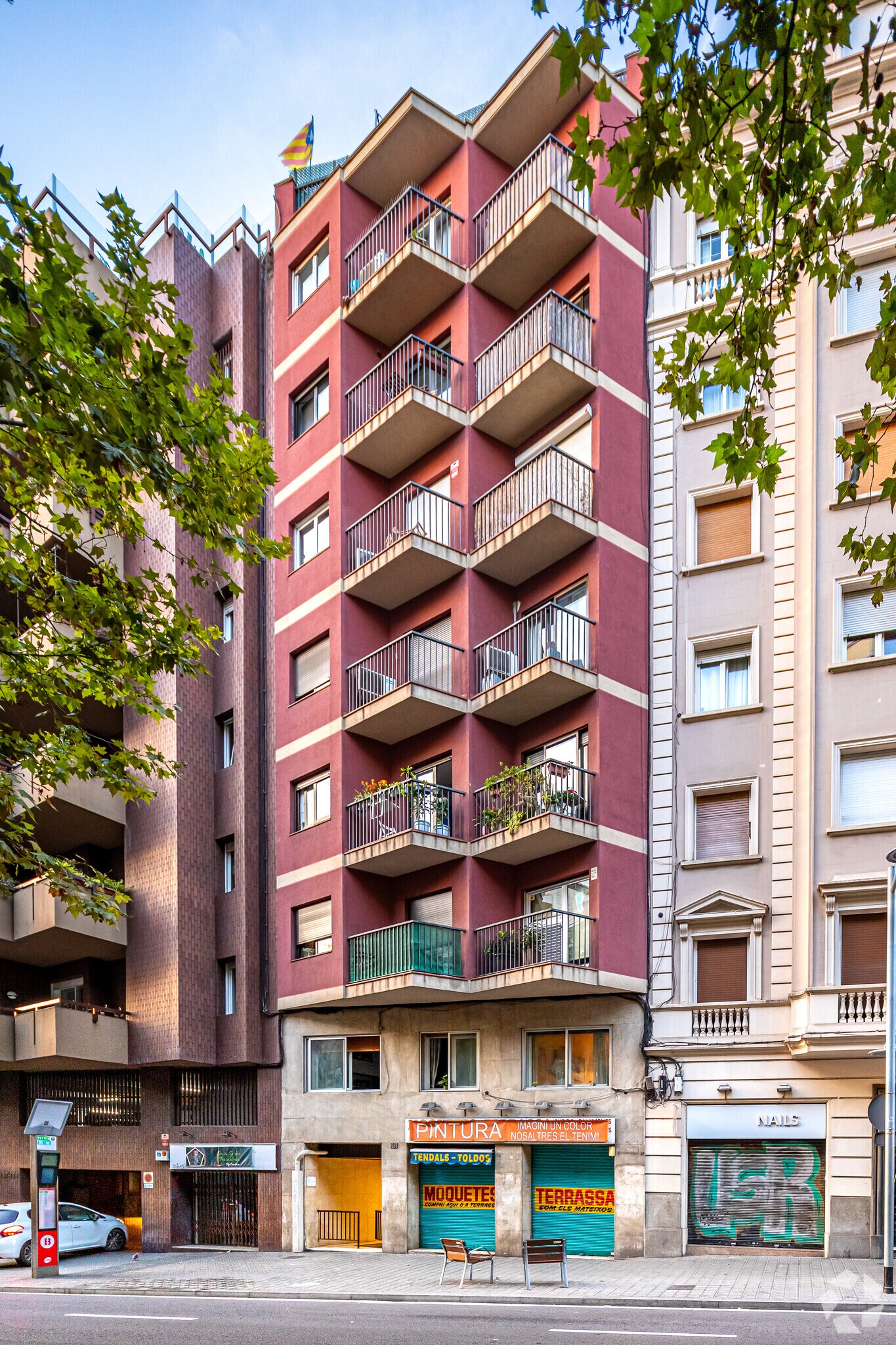 Immeuble residentiel dans Barcelone, Barcelona à vendre Photo du bâtiment- Image 1 de 2