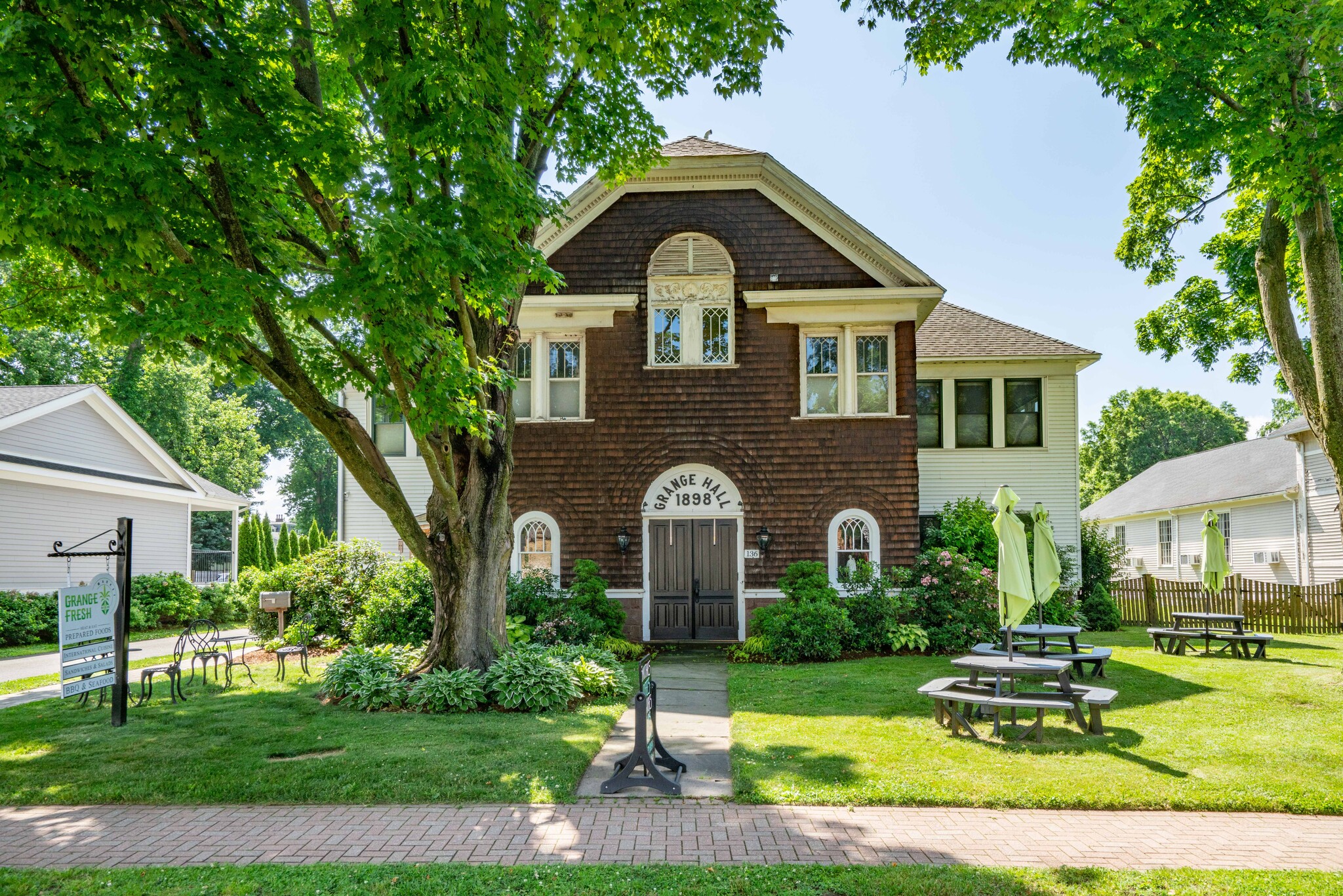 136 Main St, Wethersfield, CT à vendre Photo du bâtiment- Image 1 de 1