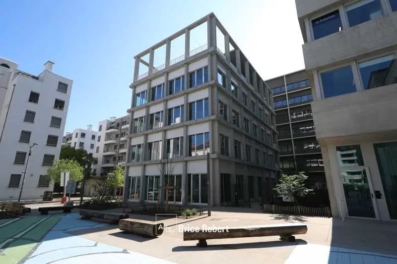 Bureau dans Lyon à vendre - Photo du bâtiment - Image 3 de 12