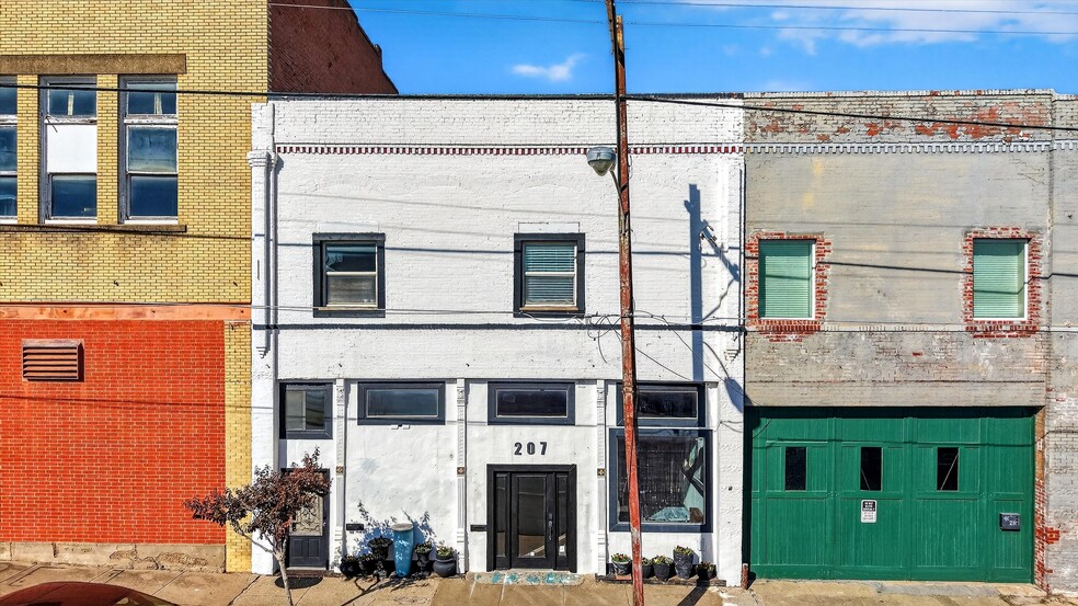 205-207 E Houston St, Sherman, TX à vendre - Photo du bâtiment - Image 2 de 54