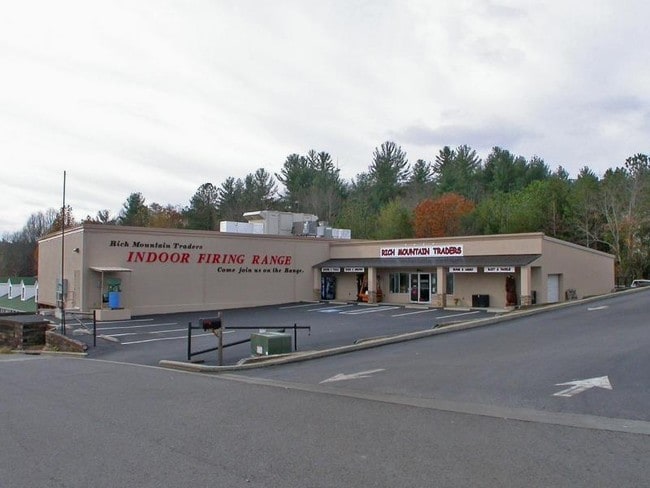 Plus de détails pour 123 Maddox Cir, Ellijay, GA - Commerce de détail à vendre