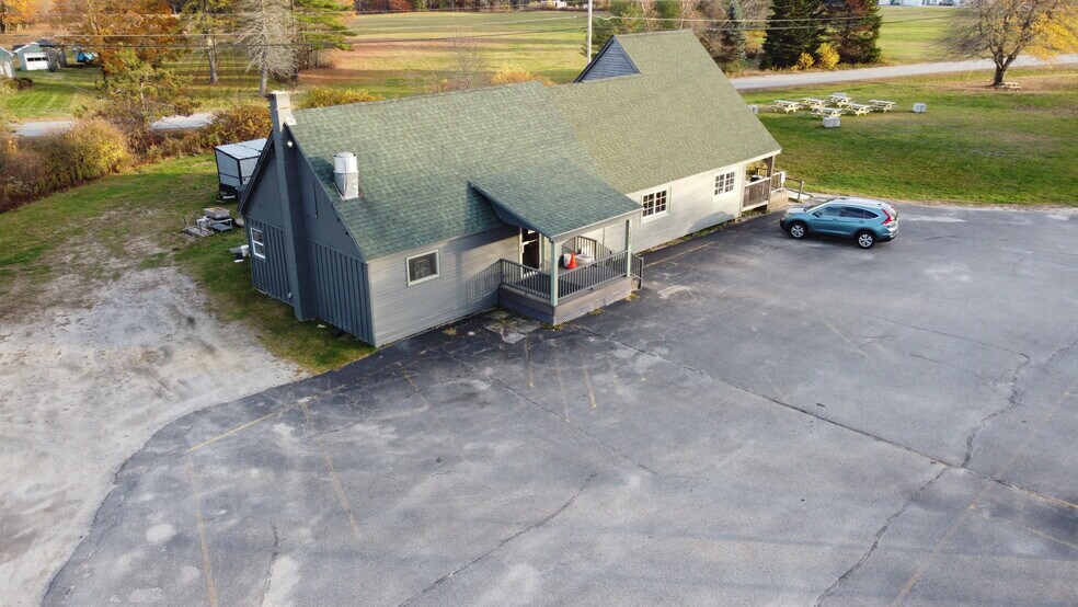 1055 Lewiston Rd, New Gloucester, ME à vendre - Photo du bâtiment - Image 3 de 15