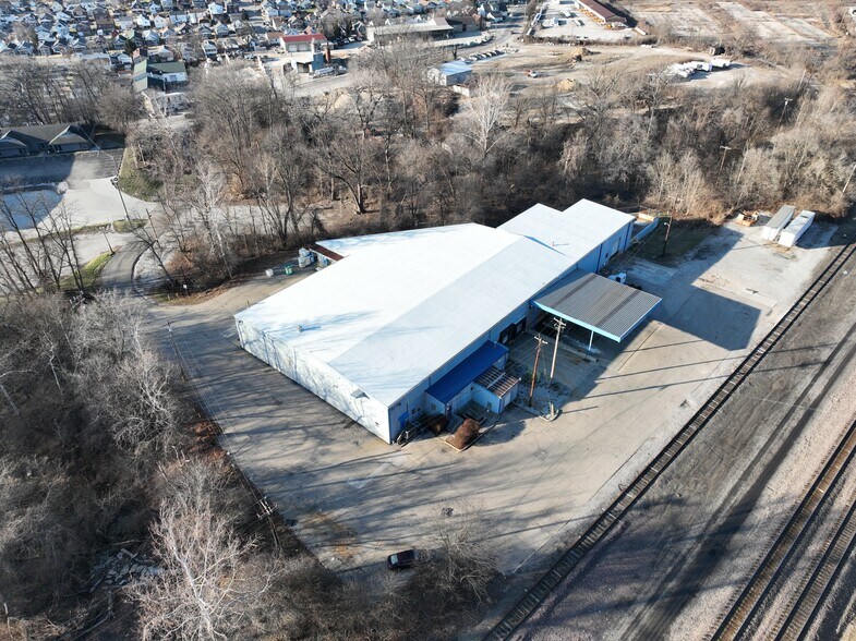 4 Sandbank Rd, Ludlow, KY à vendre - Photo du bâtiment - Image 1 de 12