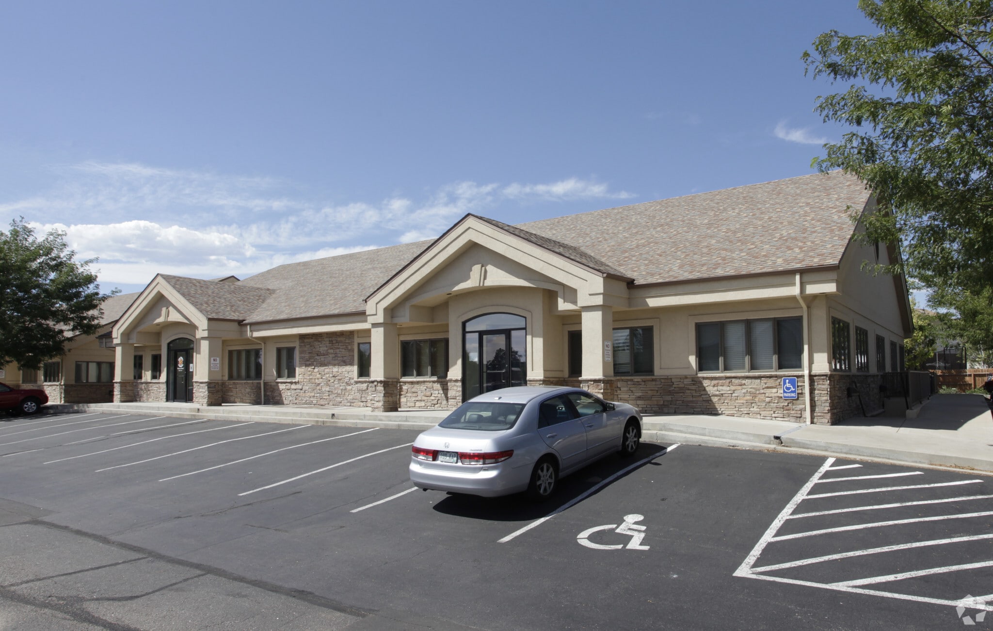 1204 W Ash St, Windsor, CO for lease Primary Photo- Image 1 of 8