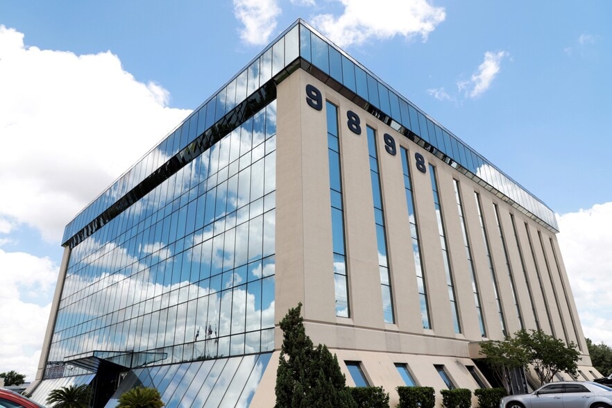 Bissonnet Campus portfolio of 3 properties for sale on LoopNet.ca - Building Photo - Image 3 of 5