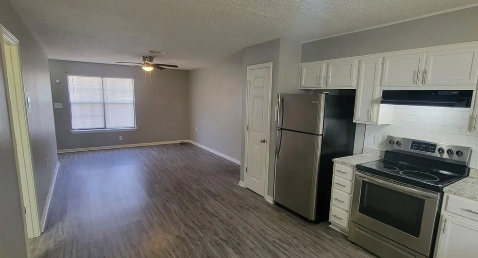 1800 Labette Manor Dr, Little Rock, AR à vendre - Photo du bâtiment - Image 3 de 33