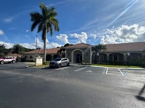 Lake Whitney Campus, Port Saint Lucie, FL for lease Interior Photo- Image 2 of 7