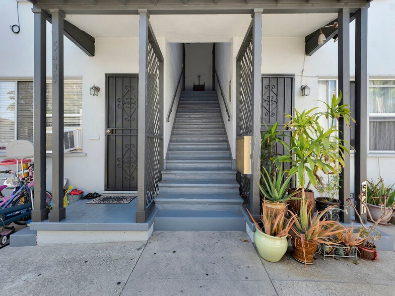 5439 Kinston Ave, Culver City, CA à vendre - Photo du bâtiment - Image 3 de 16
