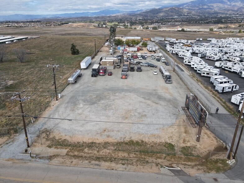 950 Western Knolls Ave, Beaumont, CA à vendre - Photo du bâtiment - Image 3 de 17