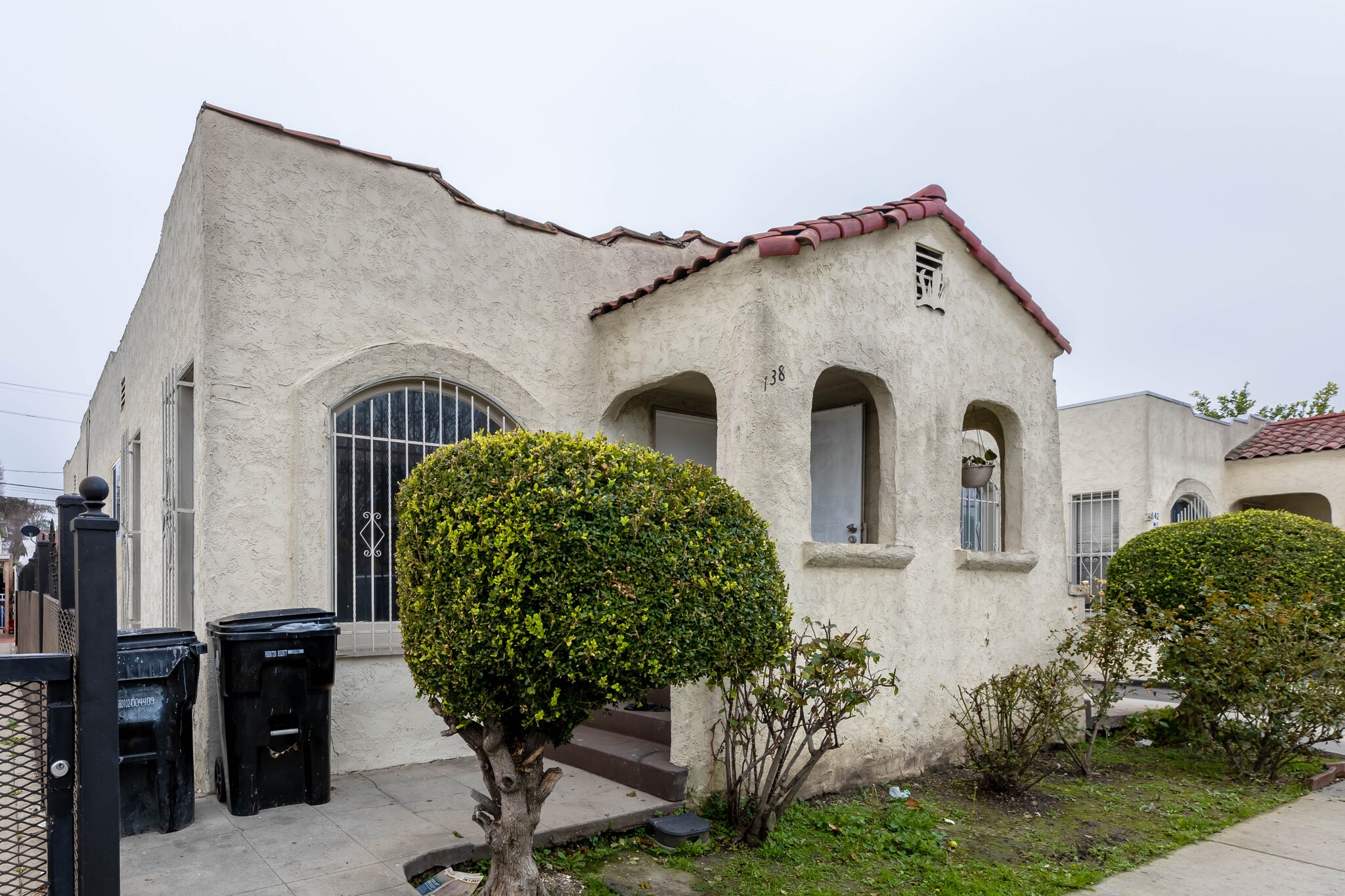 136 W 82nd St, Los Angeles, CA for sale Primary Photo- Image 1 of 7