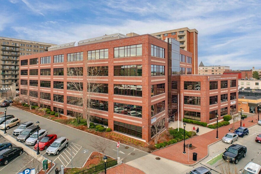 75 Pleasant St, Malden, MA for lease - Building Photo - Image 3 of 20