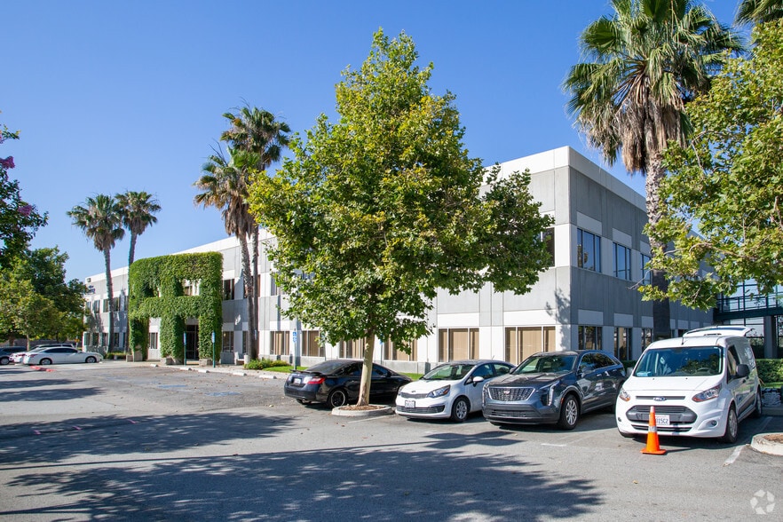 9166 Anaheim Pl, Rancho Cucamonga, CA for lease - Building Photo - Image 1 of 8