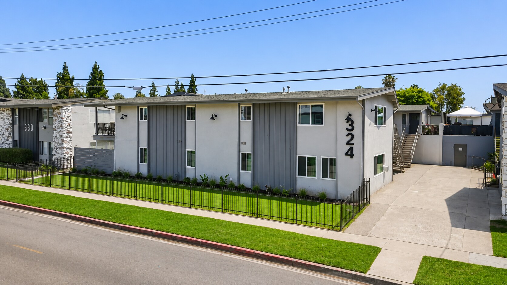 324 Leatrice Ln, Anaheim, CA à vendre Photo du bâtiment- Image 1 de 12