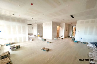 38-16 Crescent St, Long Island City, NY for lease Interior Photo- Image 2 of 4