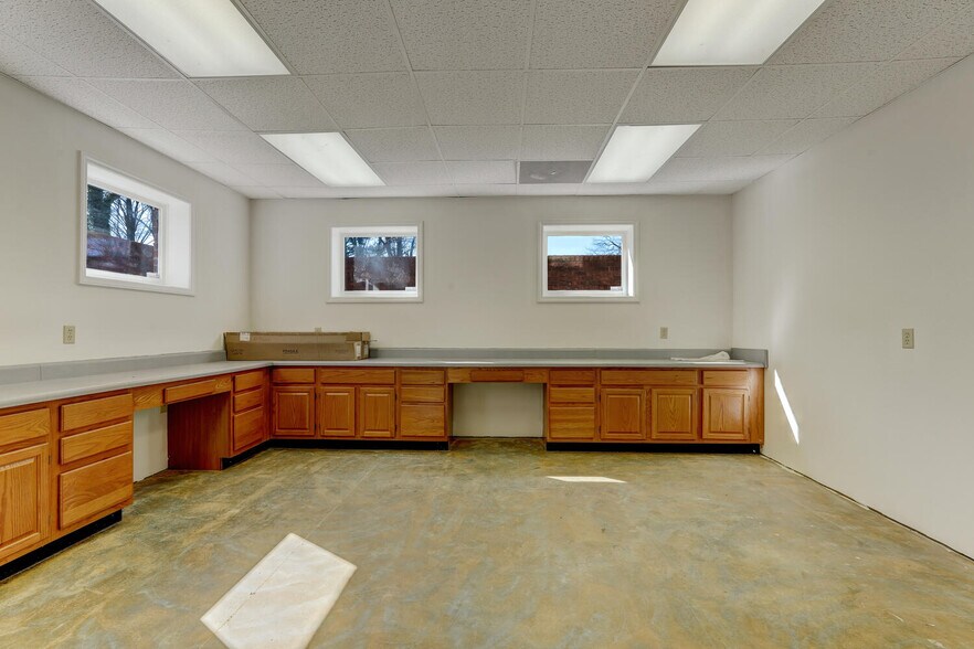 601 W Harrison St, Reidsville, NC à vendre - Photo du bâtiment - Image 3 de 33