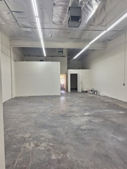 4460 W Reno Ave, Las Vegas, NV à louer - Photo du bâtiment - Image 3 de 20
