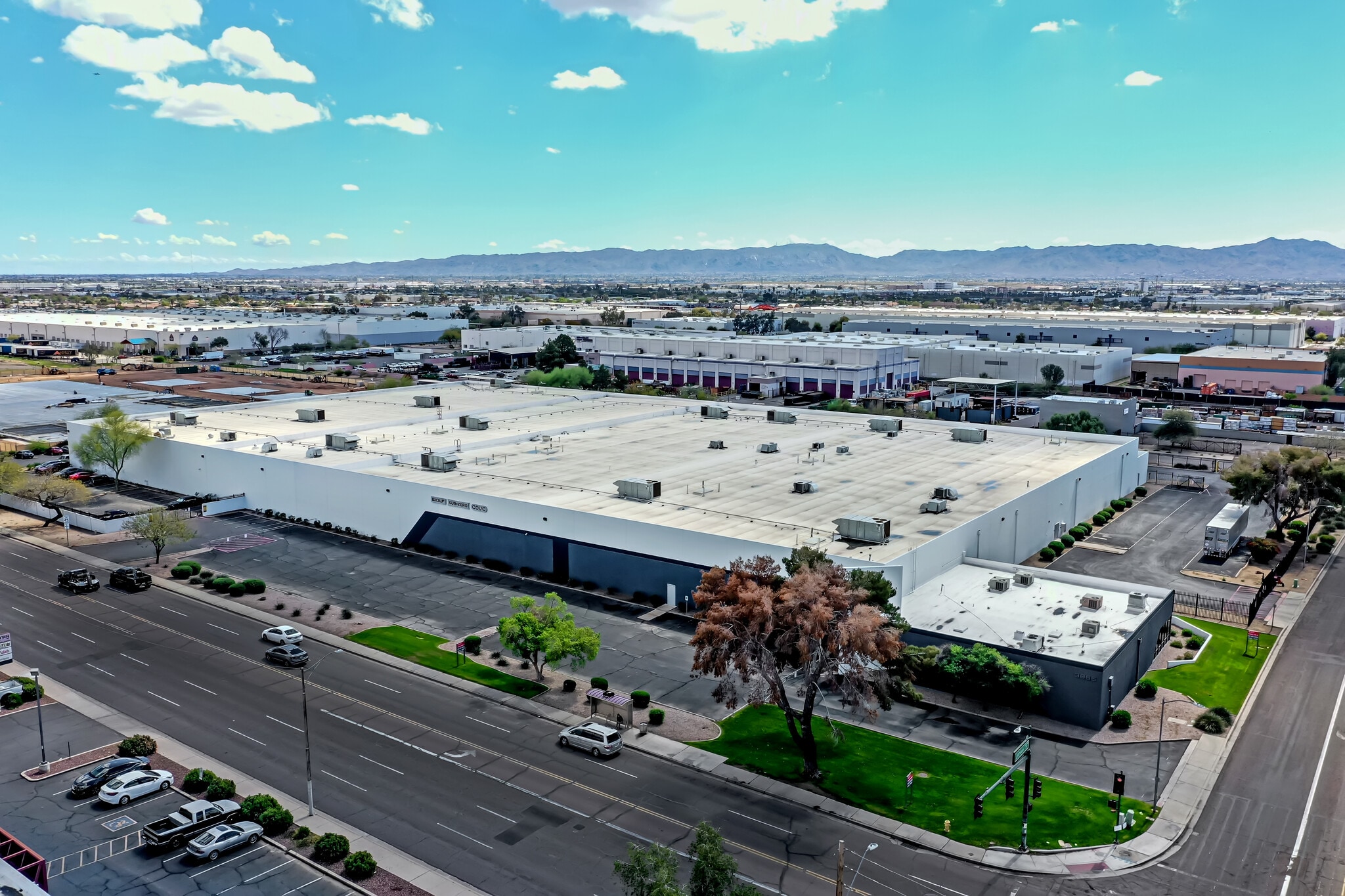 3865 W Van Buren St, Phoenix, AZ à vendre Photo du bâtiment- Image 1 de 8