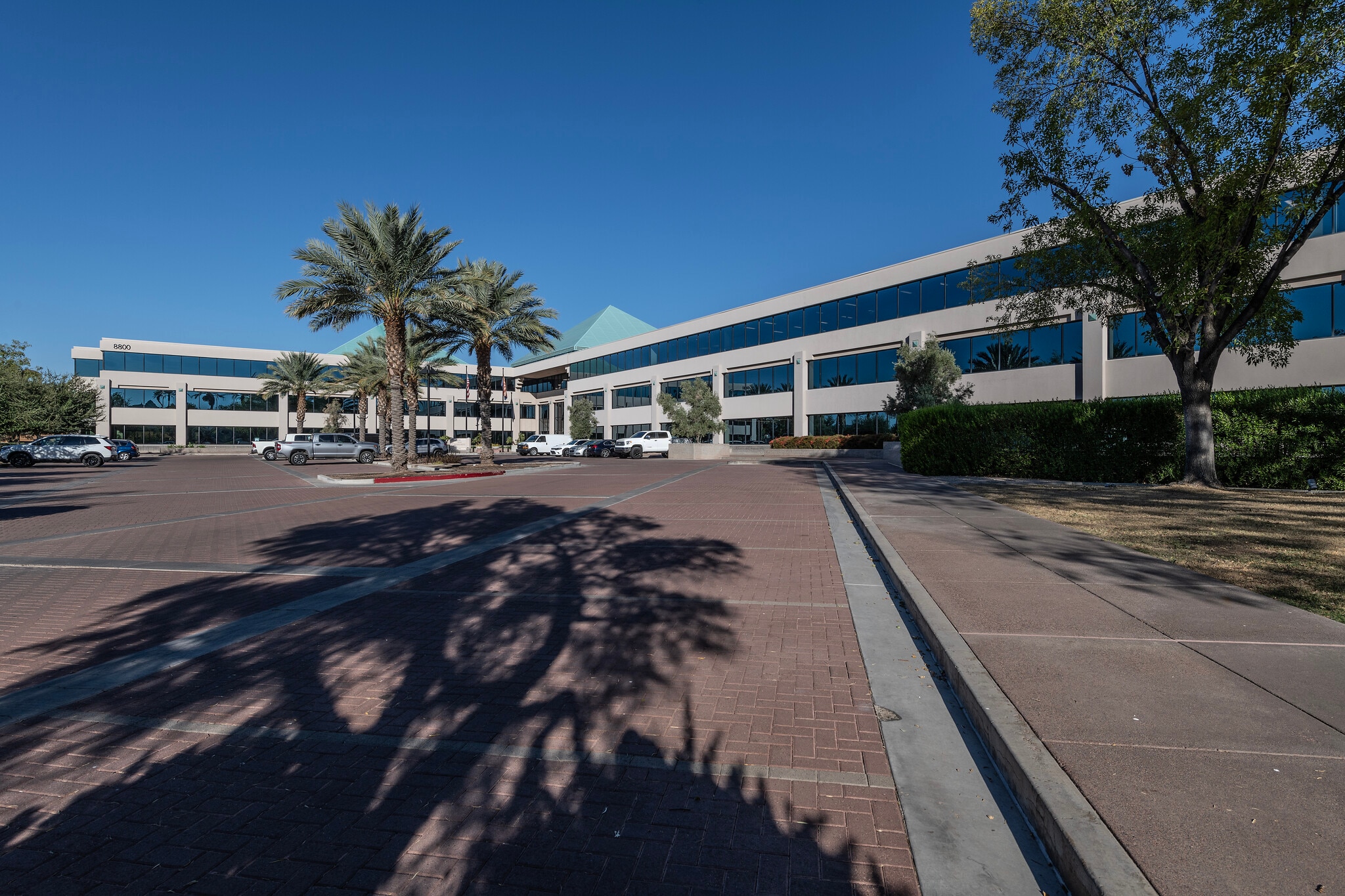 8800 N Gainey Center Dr, Scottsdale, AZ for lease Building Photo- Image 1 of 7