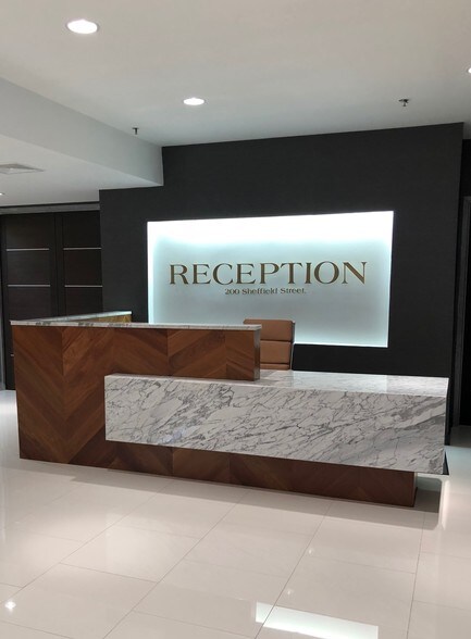 200 Sheffield St, Mountainside, NJ à louer - Hall d’entrée - Image 3 de 23