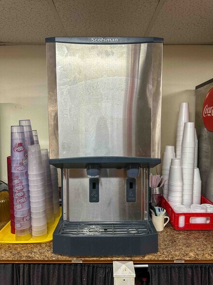 245971 E Country Rd, Canton, OK à vendre - Photo du bâtiment - Image 2 de 30