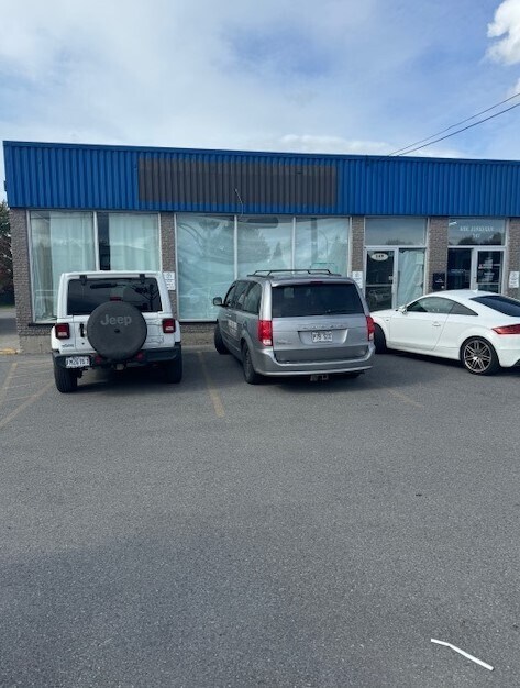 145-149 Boul Saint-Jean-Baptiste, Châteauguay, QC for lease Primary Photo- Image 1 of 6