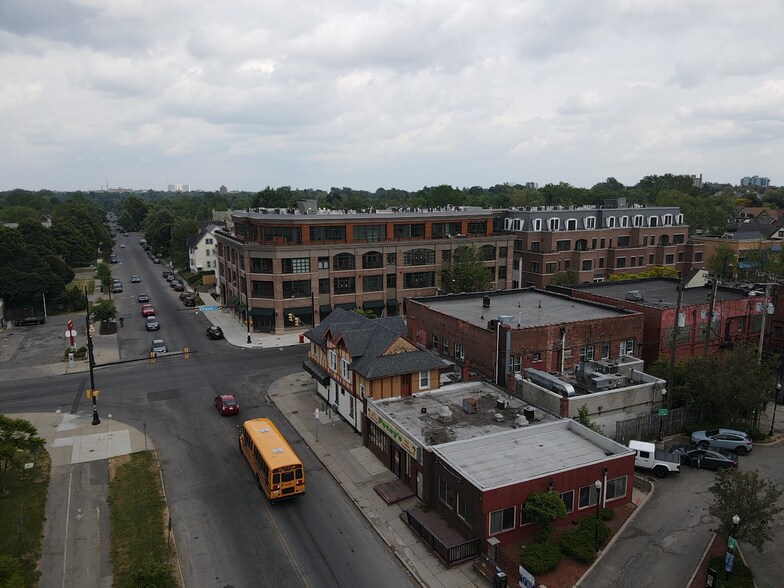 577 Forest Ave, Buffalo, NY for lease - Building Photo - Image 2 of 5