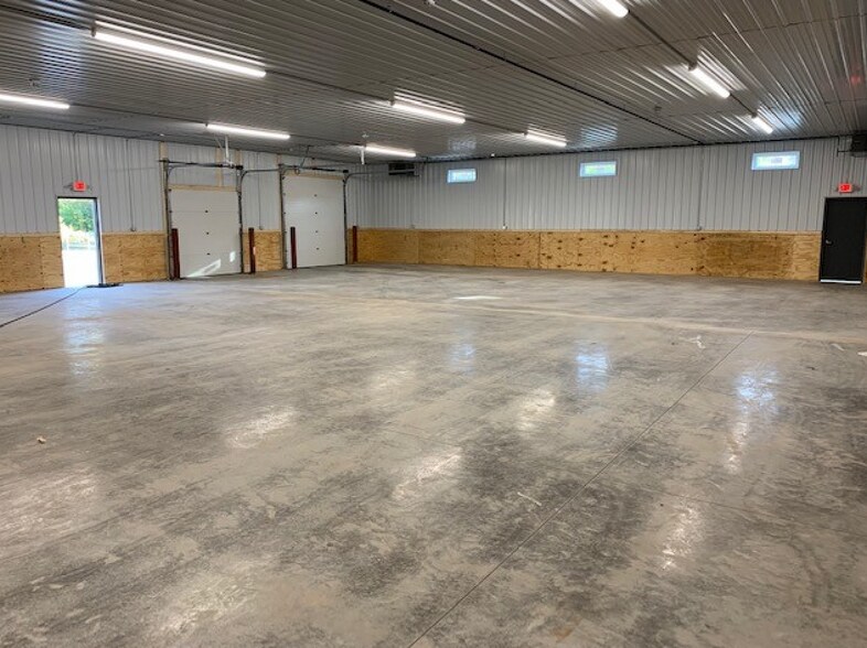 511 N Clairemont Ave, Eau Claire, WI à louer - Photo du bâtiment - Image 2 de 7