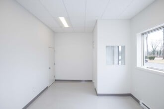 24 Cain Dr, Brentwood, NY for lease Interior Photo- Image 2 of 6