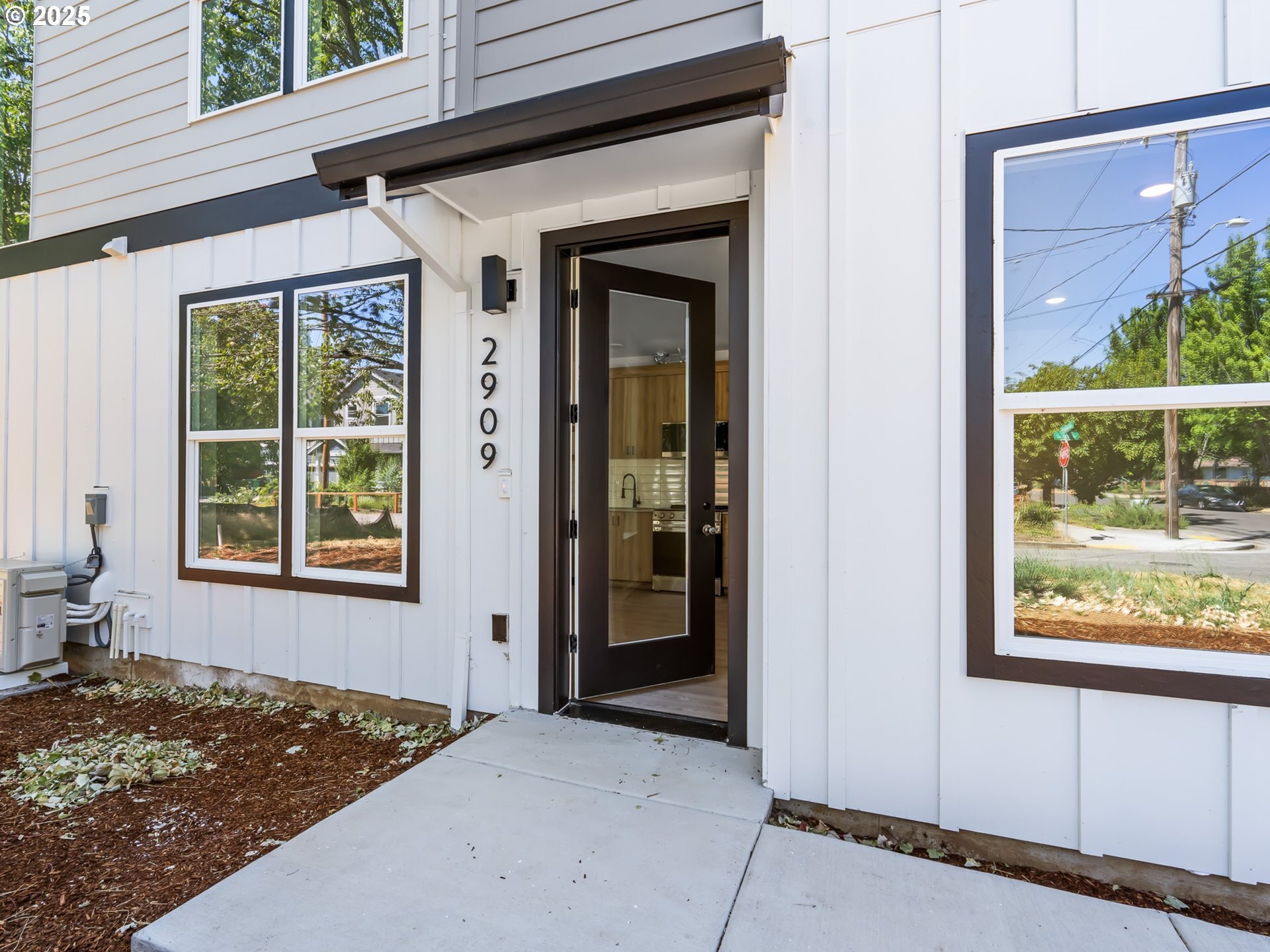 2901 73rd Ave, Portland, OR for sale Primary Photo- Image 1 of 11