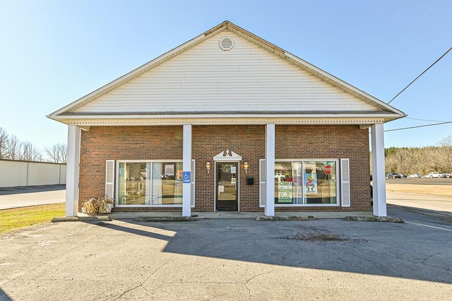 1102 Mineral Wells Ave, Paris, TN for sale - Building Photo - Image 2 of 27