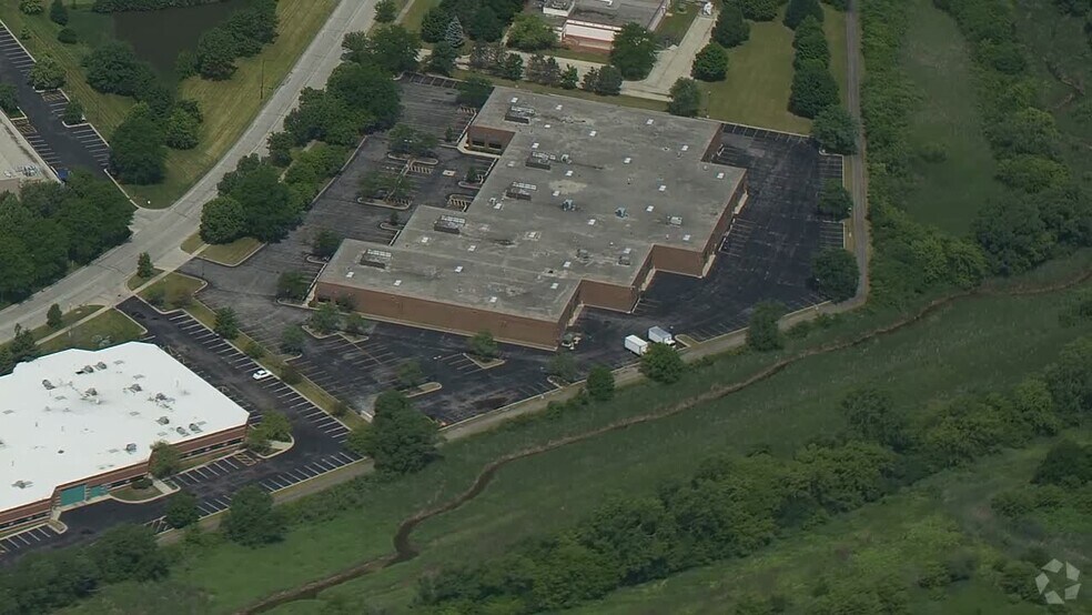 1367-1407 N Barclay Blvd, Buffalo Grove, IL for sale - Aerial Video - Image 2 of 7
