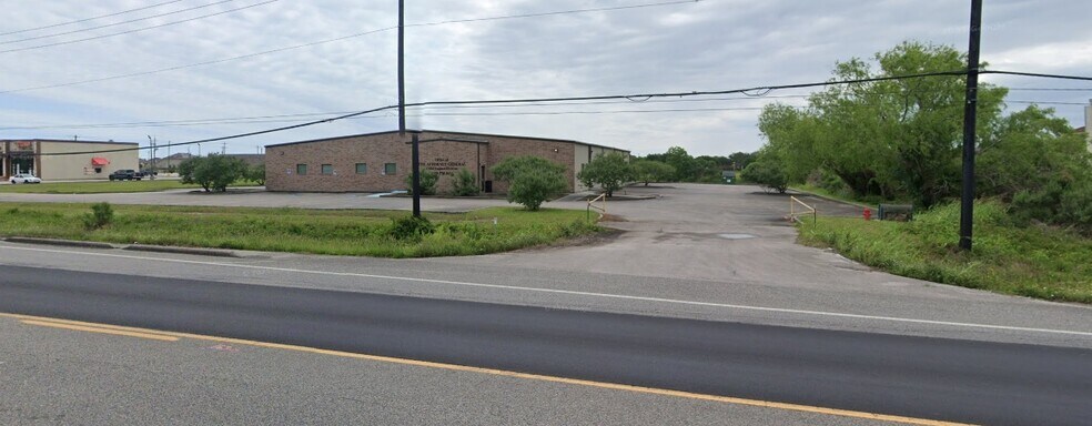 5300 FM 2004 Rd, La Marque, TX à vendre - Photo du bâtiment - Image 1 de 1