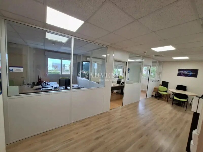 Office in Chassieu for lease Interior Photo- Image 1 of 6