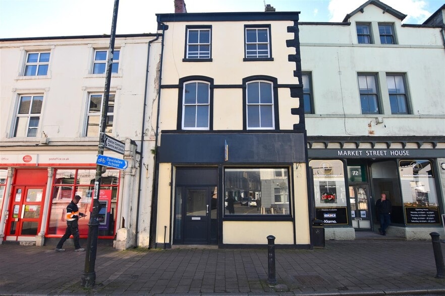 74 Market St, Dalton In Furness à vendre - Photo du bâtiment - Image 1 de 5