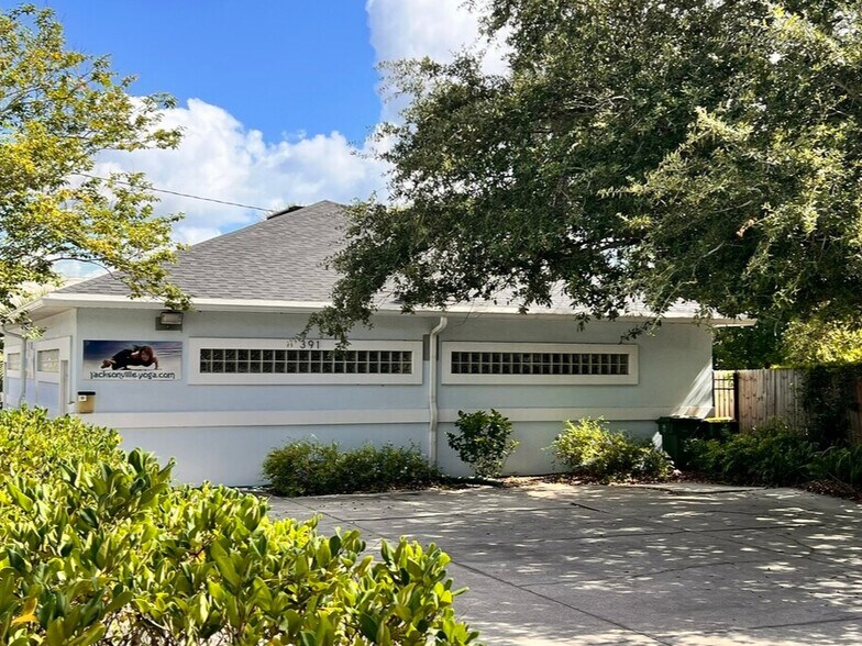 391 3rd Ave S, Jacksonville Beach, FL à louer - Photo du bâtiment - Image 1 de 17