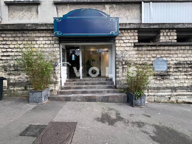 Office in Nogent Sur Marne for lease - Building Photo - Image 1 of 7