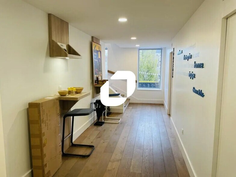 Office in Melun for sale - Interior Photo - Image 2 of 6