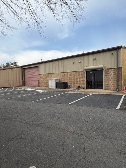 7226-7230 Lockport Pl, Lorton, VA for lease - Building Photo - Image 2 of 4