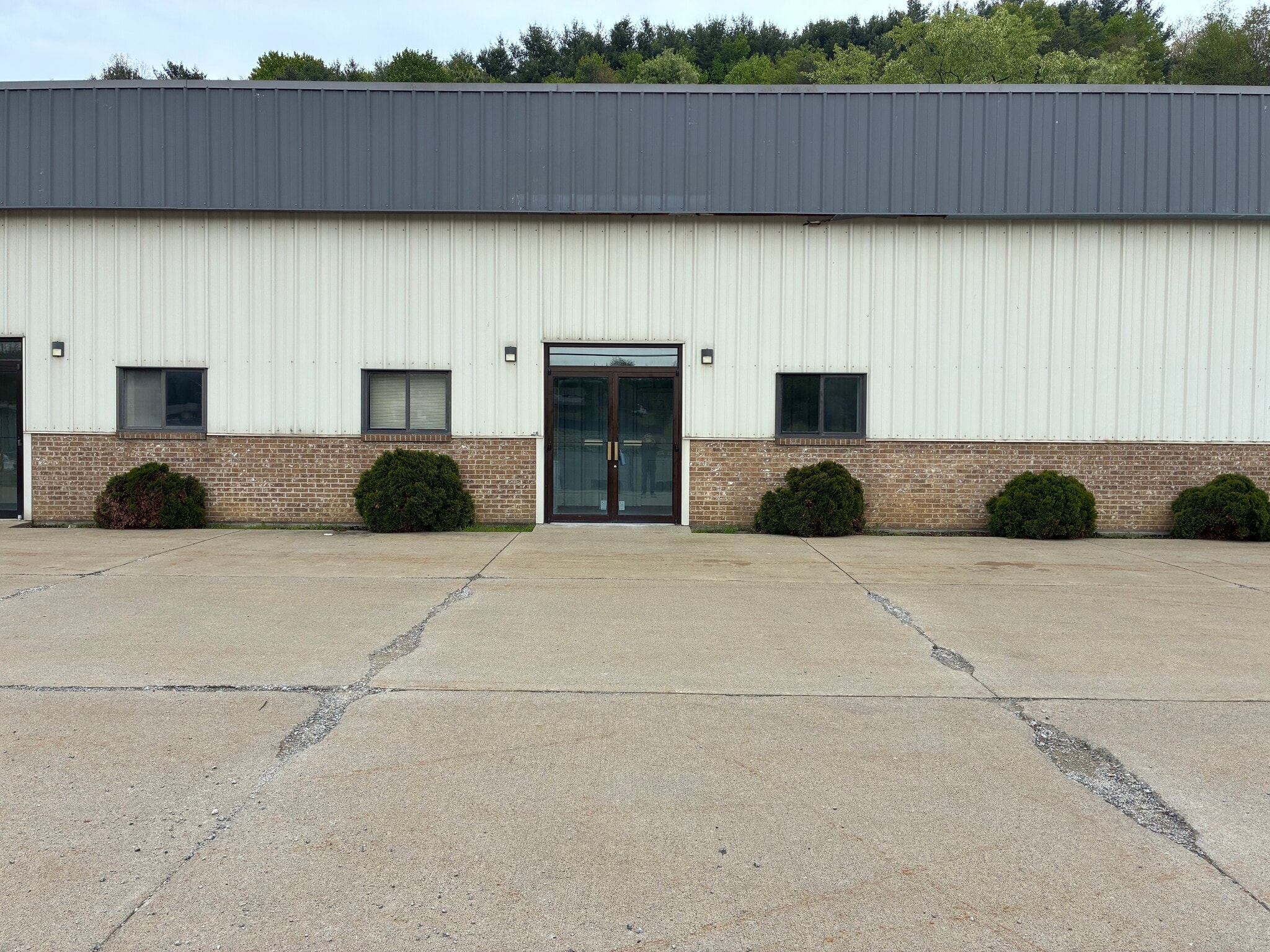319 Perry Hwy, Harmony, PA for lease Building Photo- Image 1 of 1